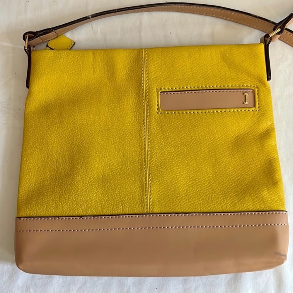 Isaac Mizrahi Sling Yellow Leather Women’s Bag - Picture 7 of 16